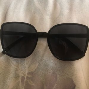 round sunglasses with case